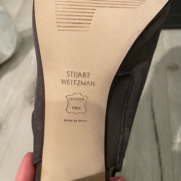 Never Worn Stuart Weitzman Commodore Bootie in Londra Suede - Picture 9 of 10